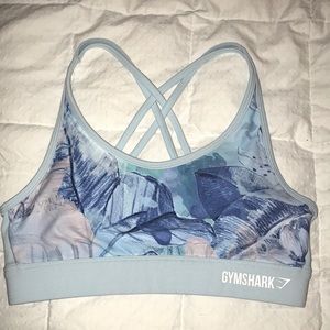 🦈 NWOT Gym Shark sports bra. Size small. 🦈